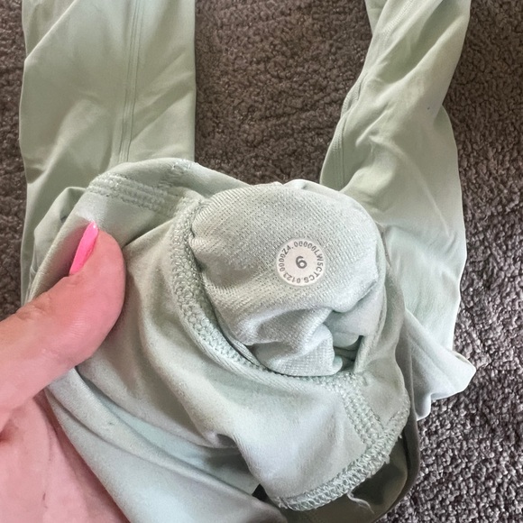 NWOT Lululemon Align High rise legging 28” size 6 delicate mint - Picture 6 of 6